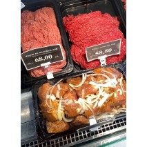 Использование розовых ламп ритейлерами для витрин с мясом Использование розовых ламп ритейлерами для витрин с мясом